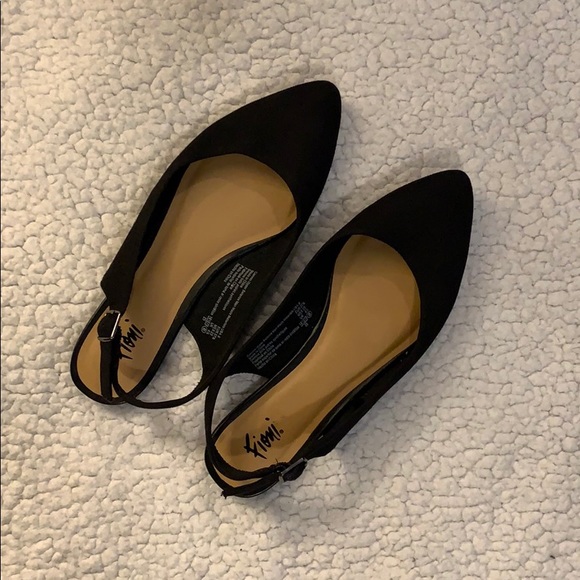 NWOT Fioni Black Canvas Flats